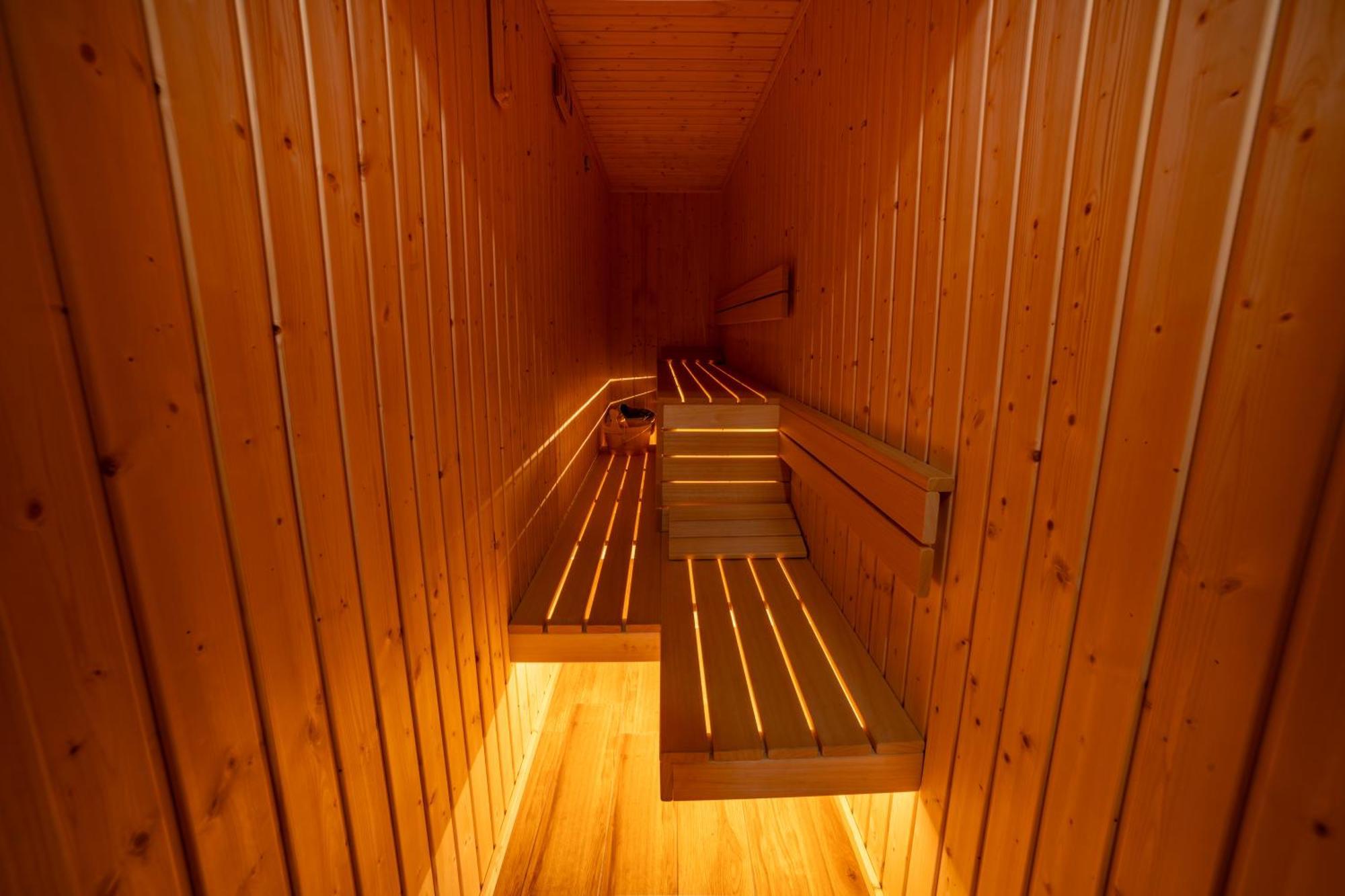 Iatrus Guest Apartment & Sauna Veliko Tărnovo Exteriör bild