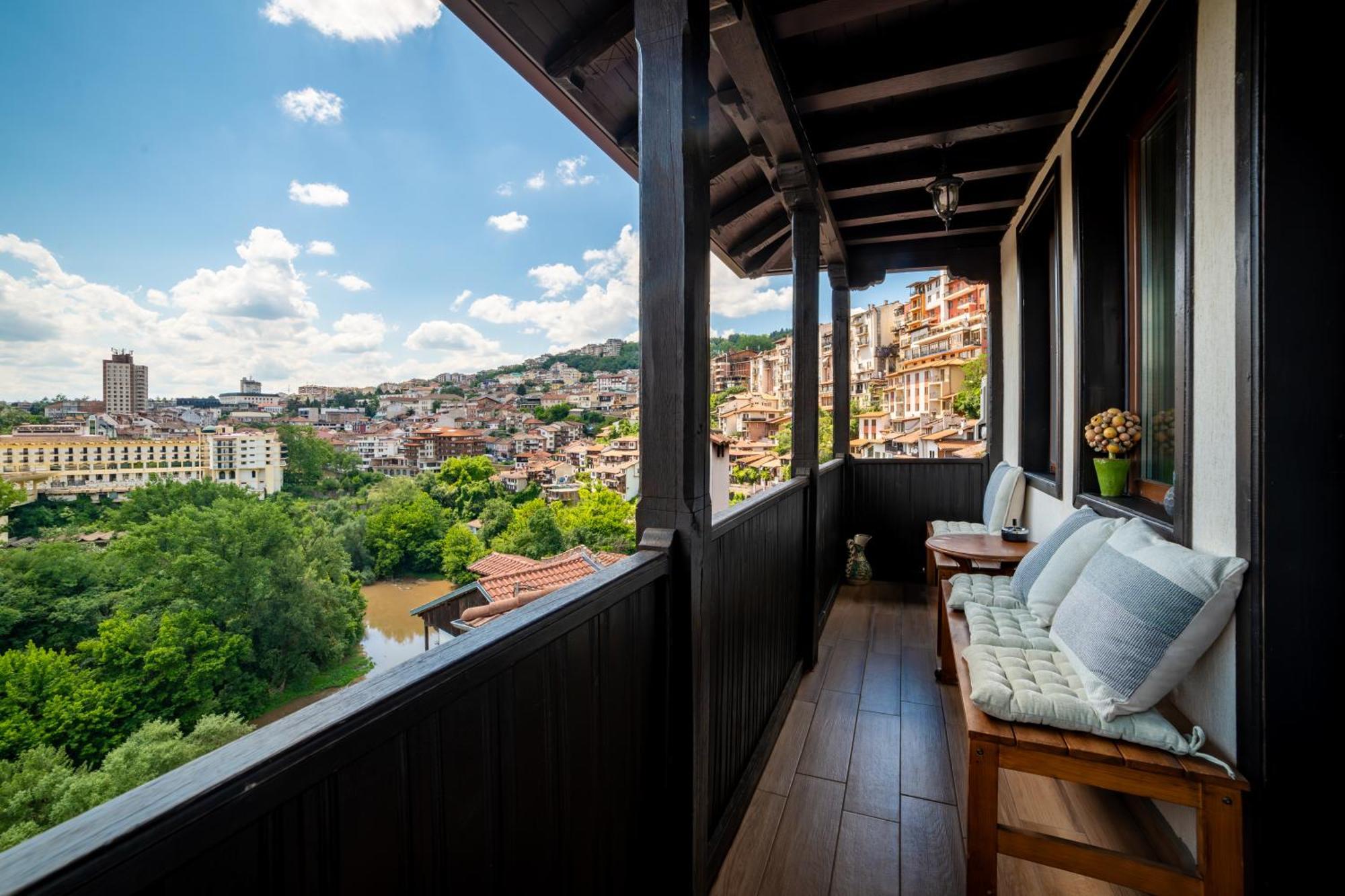 Iatrus Guest Apartment & Sauna Veliko Tărnovo Exteriör bild
