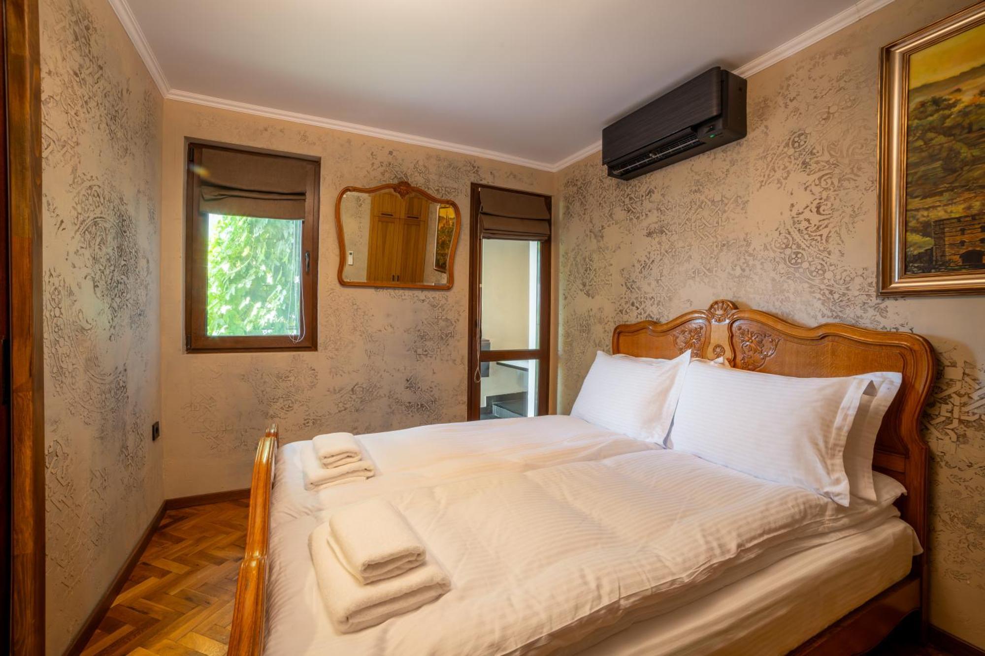 Iatrus Guest Apartment & Sauna Veliko Tărnovo Exteriör bild