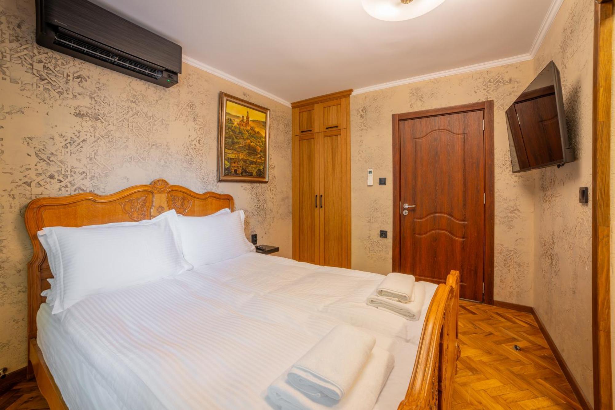 Iatrus Guest Apartment & Sauna Veliko Tărnovo Exteriör bild