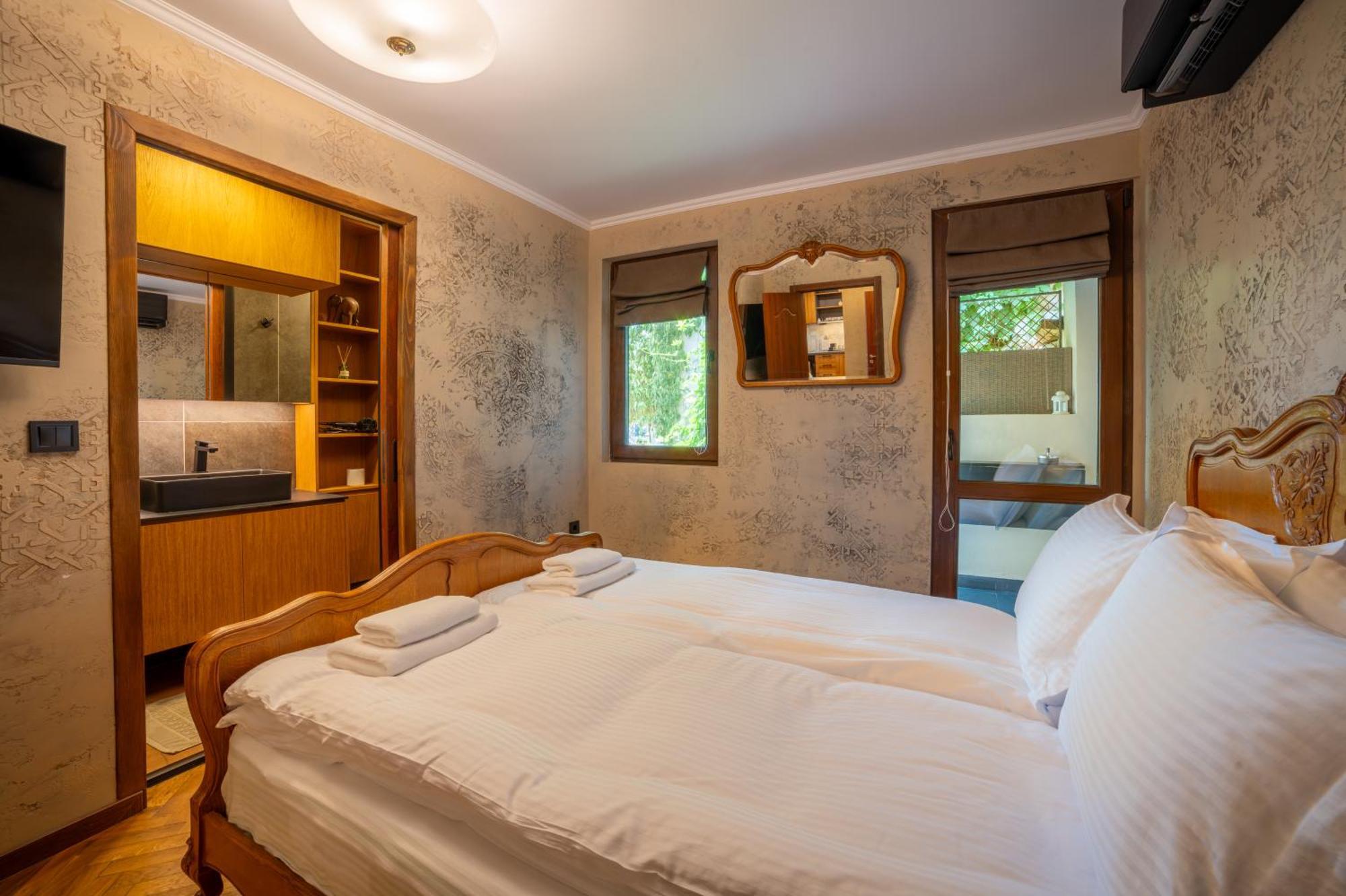 Iatrus Guest Apartment & Sauna Veliko Tărnovo Exteriör bild