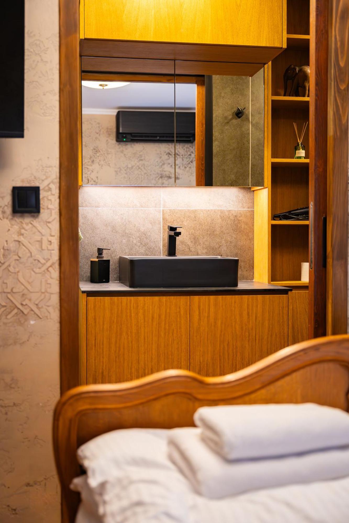 Iatrus Guest Apartment & Sauna Veliko Tărnovo Exteriör bild
