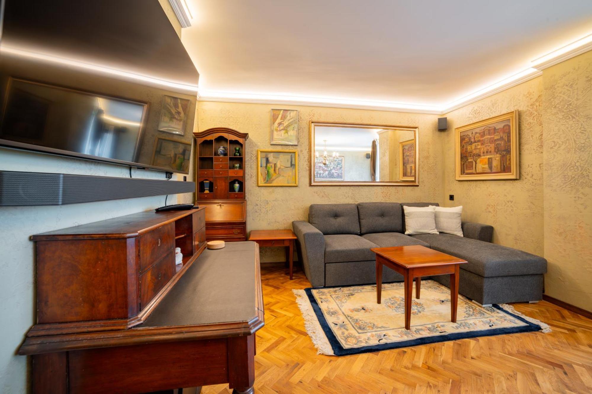 Iatrus Guest Apartment & Sauna Veliko Tărnovo Exteriör bild